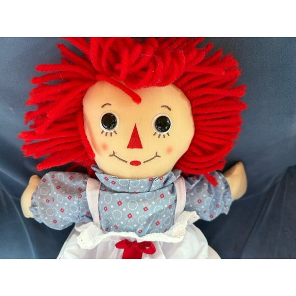 Raggedy Ann Classic American Rag Doll Hasbro Aurora 17” Plush - Picture 5 of 10